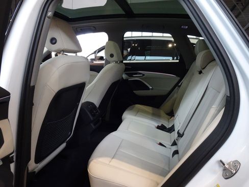 New 2025 Audi Q5 Premium image 6