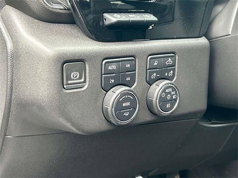 Used 2022 Chevrolet Silverado 1500 LTZ w/ LTZ Premium Package image 33