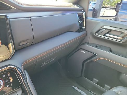 Used 2024 GMC Sierra 2500 AT4 w/ AT4 Preferred Package AWD/4WD image 30