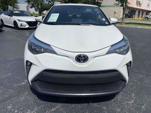 Used 2021 Toyota C-HR XLE FWD image 2
