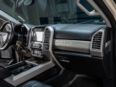 Used 2017 Ford F250 Lariat w/ Chrome Package AWD/4WD image 16