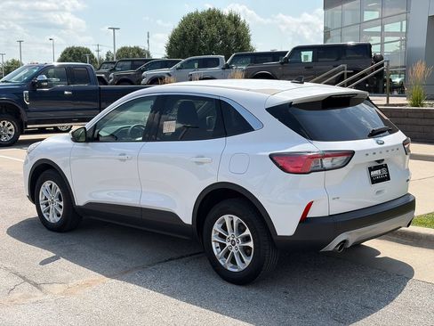 Used 2021 Ford Escape SE AWD/4WD image 4
