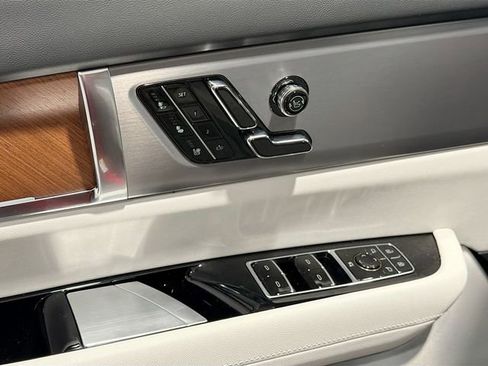 New 2026 Cadillac Vistiq Sport w/ LPO, Floor Liner Package image 17