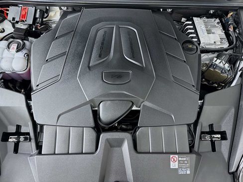 Certified 2026 Porsche Cayenne Coupe AWD/4WD image 30