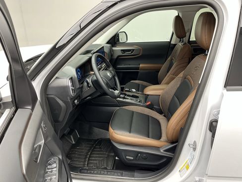 Used 2025 Ford Bronco Sport Outer Banks image 3