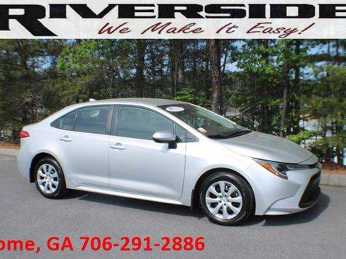 Certified 2025 Toyota Corolla LE image 1