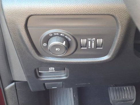 Used 2024 Jeep Grand Cherokee L Limited w/ Black Appearance Package AWD/4WD image 21