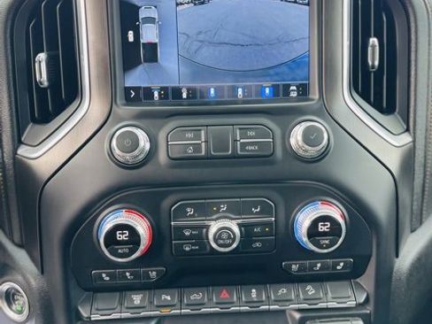 Used 2022 GMC Sierra 2500 AT4 w/ AT4 Preferred Package image 18