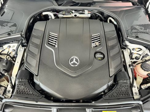 Used 2022 Mercedes-Benz S 580 4MATIC Sedan w/ AMG Line Package image 61