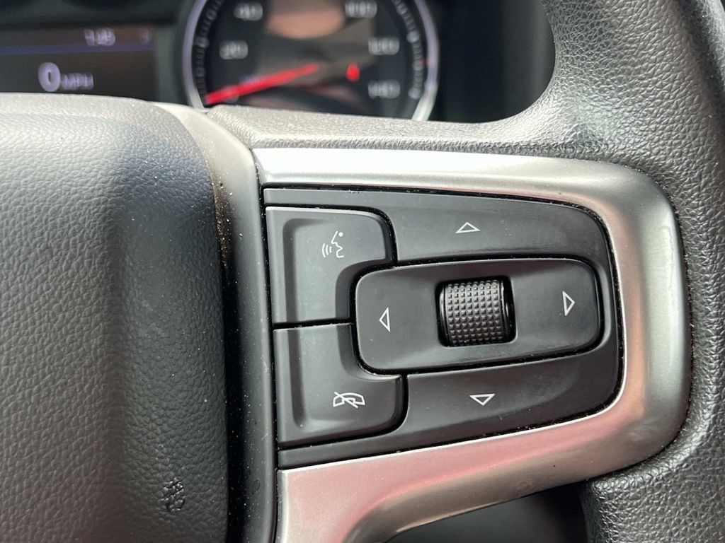 Used 2020 Chevrolet Silverado 1500 RST w/ RST Value Package AWD/4WD image 23