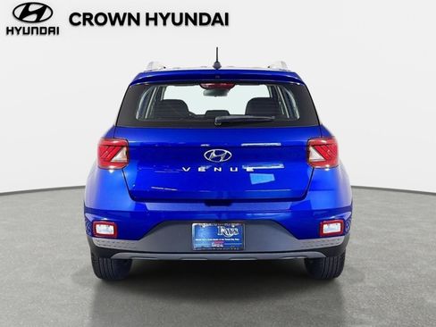 Certified 2025 Hyundai Venue SEL FWD image 6