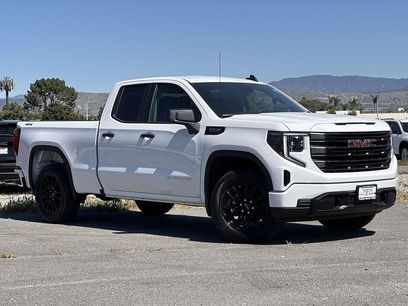 New 2026 GMC Sierra 1500 Pro w/ Graphite Edition