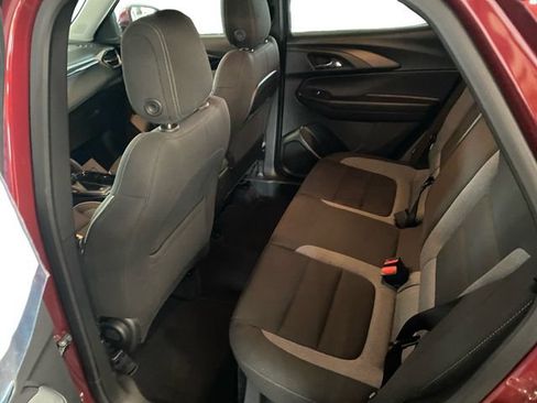 Used 2025 Chevrolet TrailBlazer LT AWD/4WD image 16