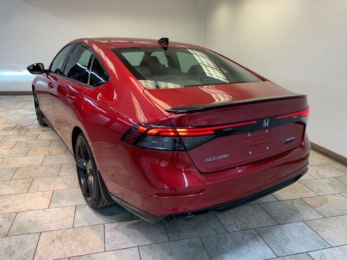 Used 2024 Honda Accord Sport image 5