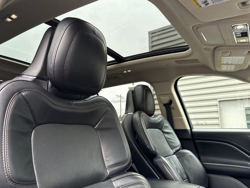 Used 2020 Lincoln Aviator Reserve w/ Equipment Group 202A image 18