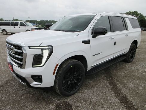 New 2026 GMC Yukon XL Elevation w/ Elevation Premium Package AWD/4WD image 9
