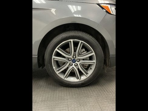 Used 2022 Ford Edge Titanium AWD/4WD image 38