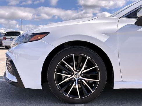 Used 2023 Toyota Camry SE image 14