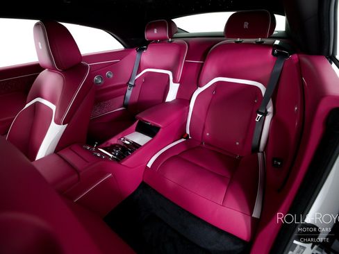 Used 2024 Rolls-Royce Spectre w/ Spectre Launch Package AWD/4WD image 17