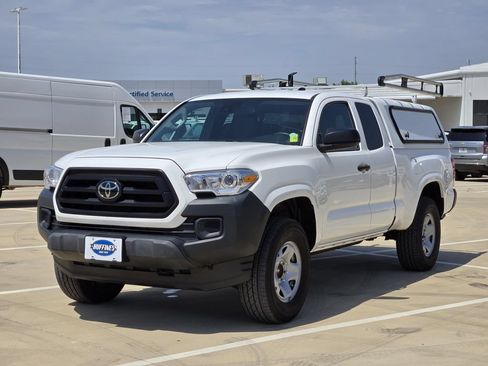 Used 2023 Toyota Tacoma SR RWD image 3