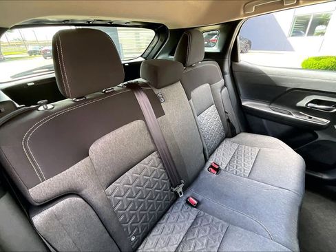 Used 2025 Nissan Kicks SV FWD image 19