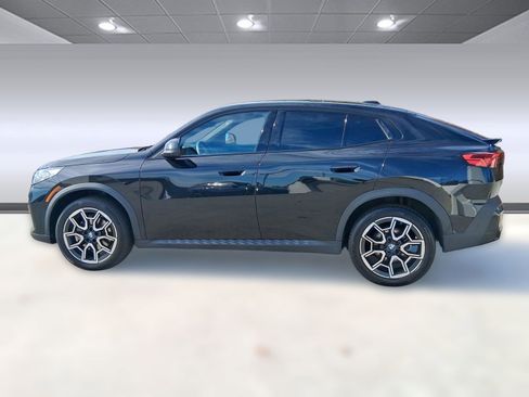 Used 2025 BMW X2 xDrive28i image 2