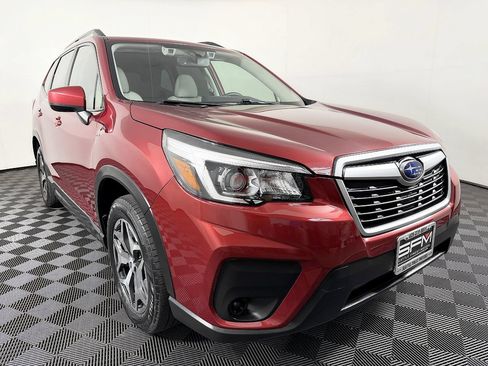 Used 2020 Subaru Forester Premium AWD/4WD image 5