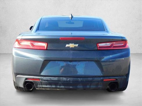 Used 2017 Chevrolet Camaro LT RWD image 6