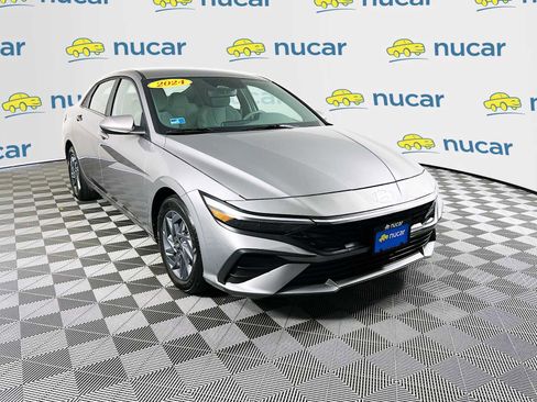 Used 2024 Hyundai Elantra SEL image 1