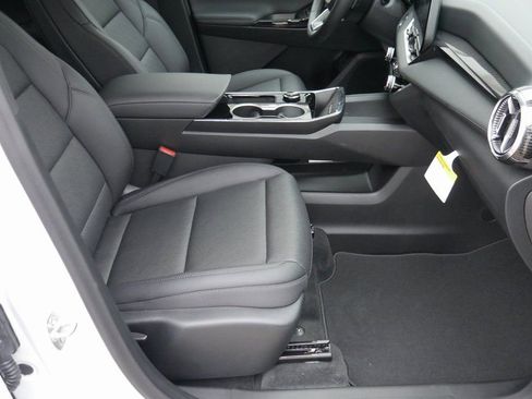 New 2026 Chevrolet Equinox LT w/ Convenience Package II FWD image 20