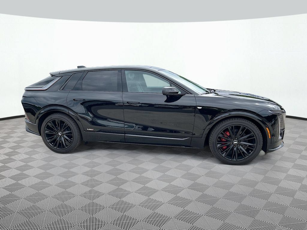 New 2026 Cadillac Lyriq V AWD/4WD image 8