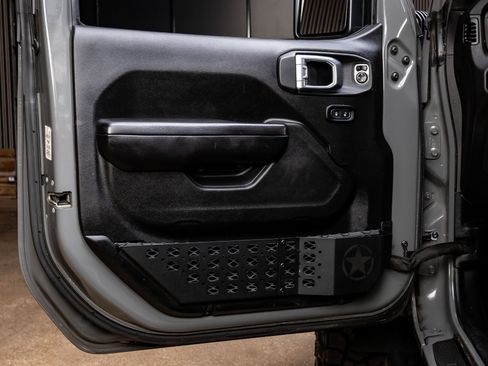 Used 2019 Jeep Wrangler Unlimited Sport S image 34