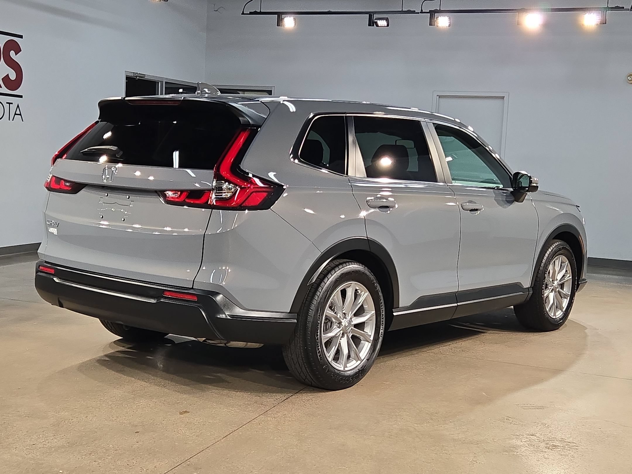 Used 2025 Honda CR-V EX image 7