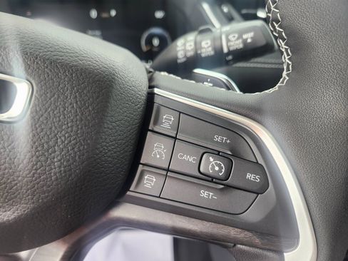 New 2025 Jeep Grand Cherokee Limited w/ Black Appearance Package image 15