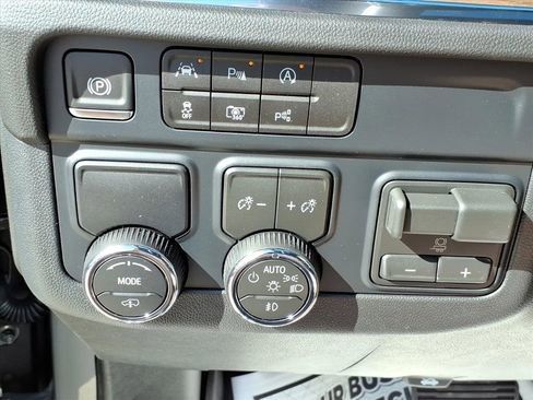 New 2026 Chevrolet Suburban High Country image 20