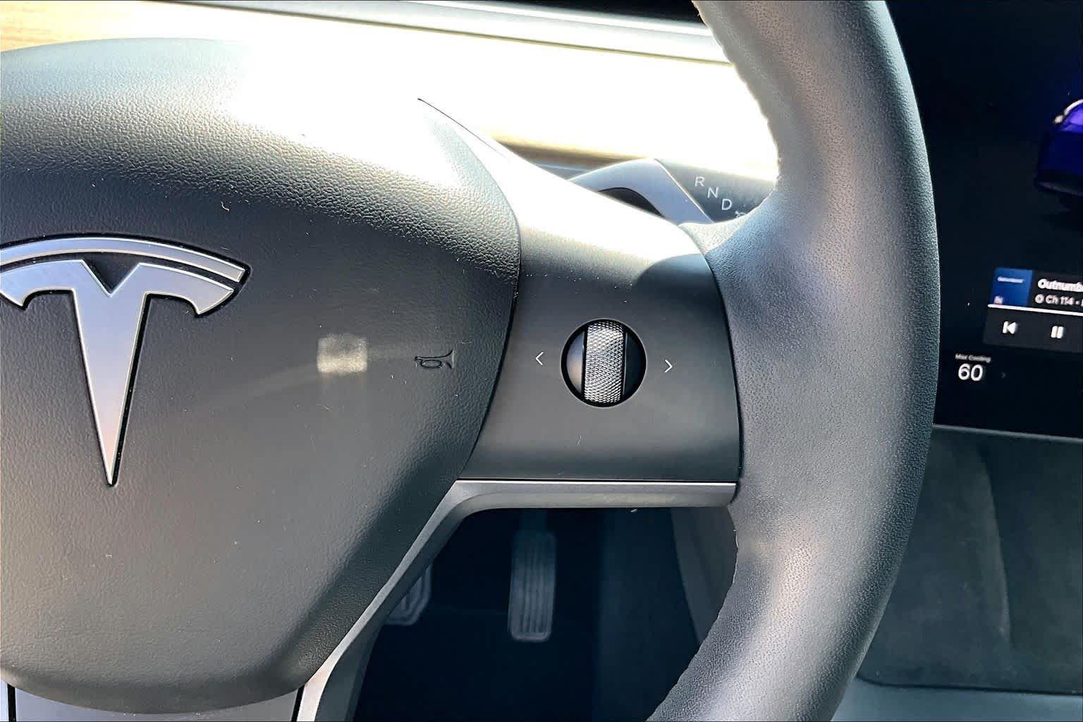 Used 2023 Tesla Model Y Long Range AWD/4WD image 42