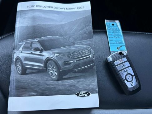 Used 2023 Ford Explorer XLT w/ Equipment Group 202A RWD image 18