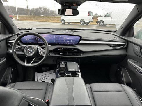 Used 2025 Buick Enclave Preferred image 17