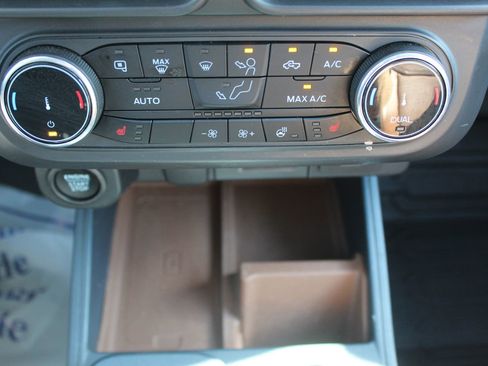 Used 2023 Ford Maverick Lariat w/ Lariat Luxury Package FWD image 34