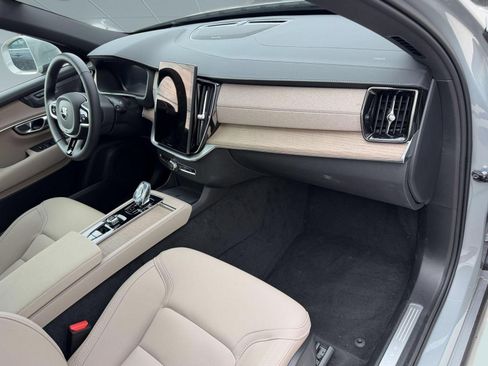 Certified 2026 Volvo XC90 B6 Plus w/ Protection Package Premier AWD/4WD image 31