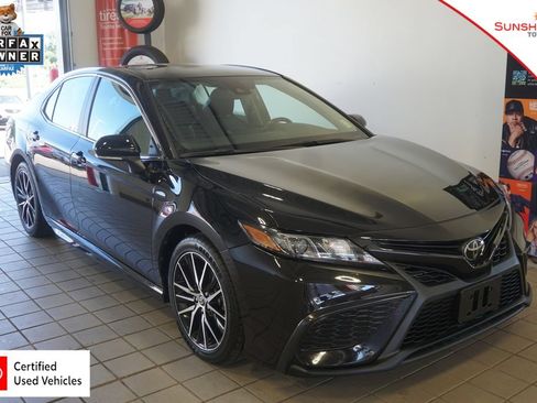 Used 2024 Toyota Camry SE FWD image 1