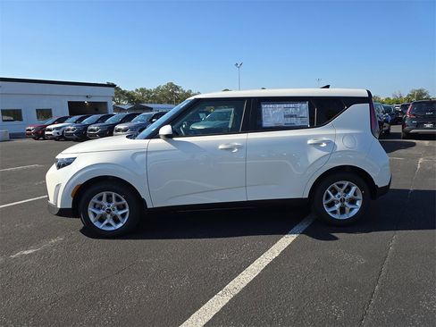 New 2025 Kia Soul LX image 5