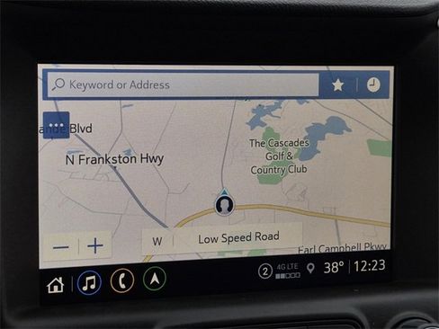 Used 2024 GMC Terrain SLE w/ Driver Convenience Package image 34