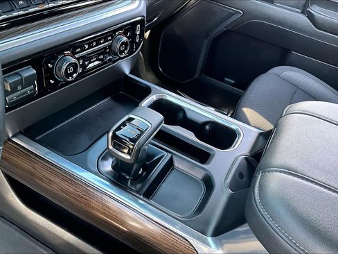 Used 2024 Chevrolet Silverado 1500 LT Trail Boss w/ Dark Appearance Package image 17