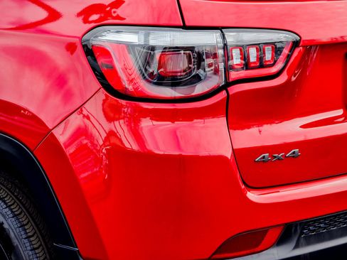 Used 2024 Jeep Compass Latitude w/ Sun and Sound Group image 15