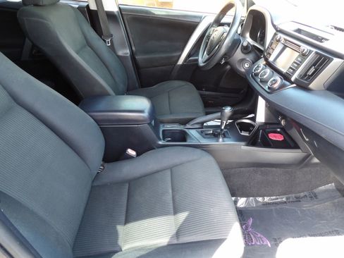 Used 2017 Toyota RAV4 LE FWD image 16