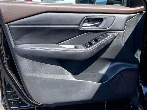 Certified 2023 Nissan Rogue SV w/ SV Premium B Package image 9