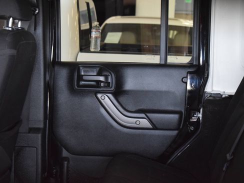 Used 2018 Jeep Wrangler Unlimited Sport S AWD/4WD image 85