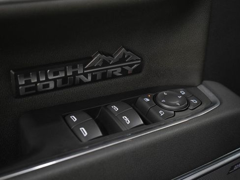 Used 2025 Chevrolet Silverado 1500 High Country w/ Midnight Edition AWD/4WD image 22