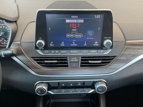 Used 2024 Nissan Altima 2.5 SV AWD/4WD image 14